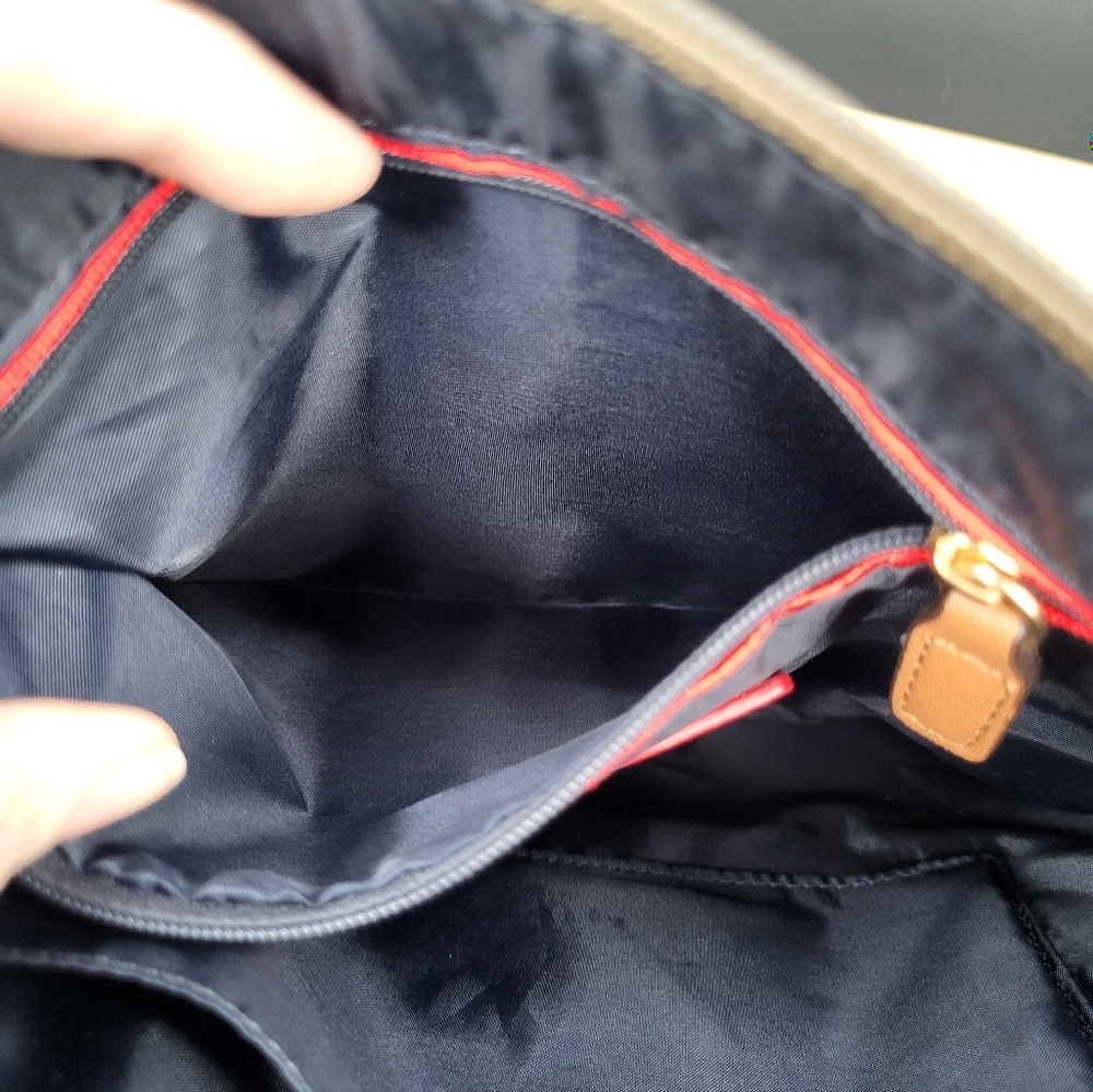 Tommy Hilfiger Signature Logo Brown & Tan Crossbody w/Adjustable Strap, Like New - Picture 7 of 10